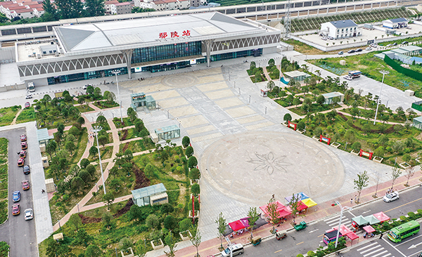 許昌&#8226;鄢陵高鐵站站前廣場(chǎng).jpg